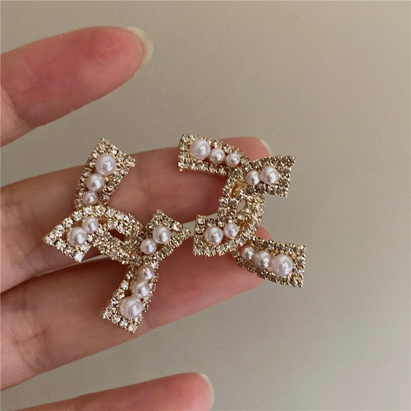 Kahli Luxe Pearl Clip Earrings [EMS509G8]