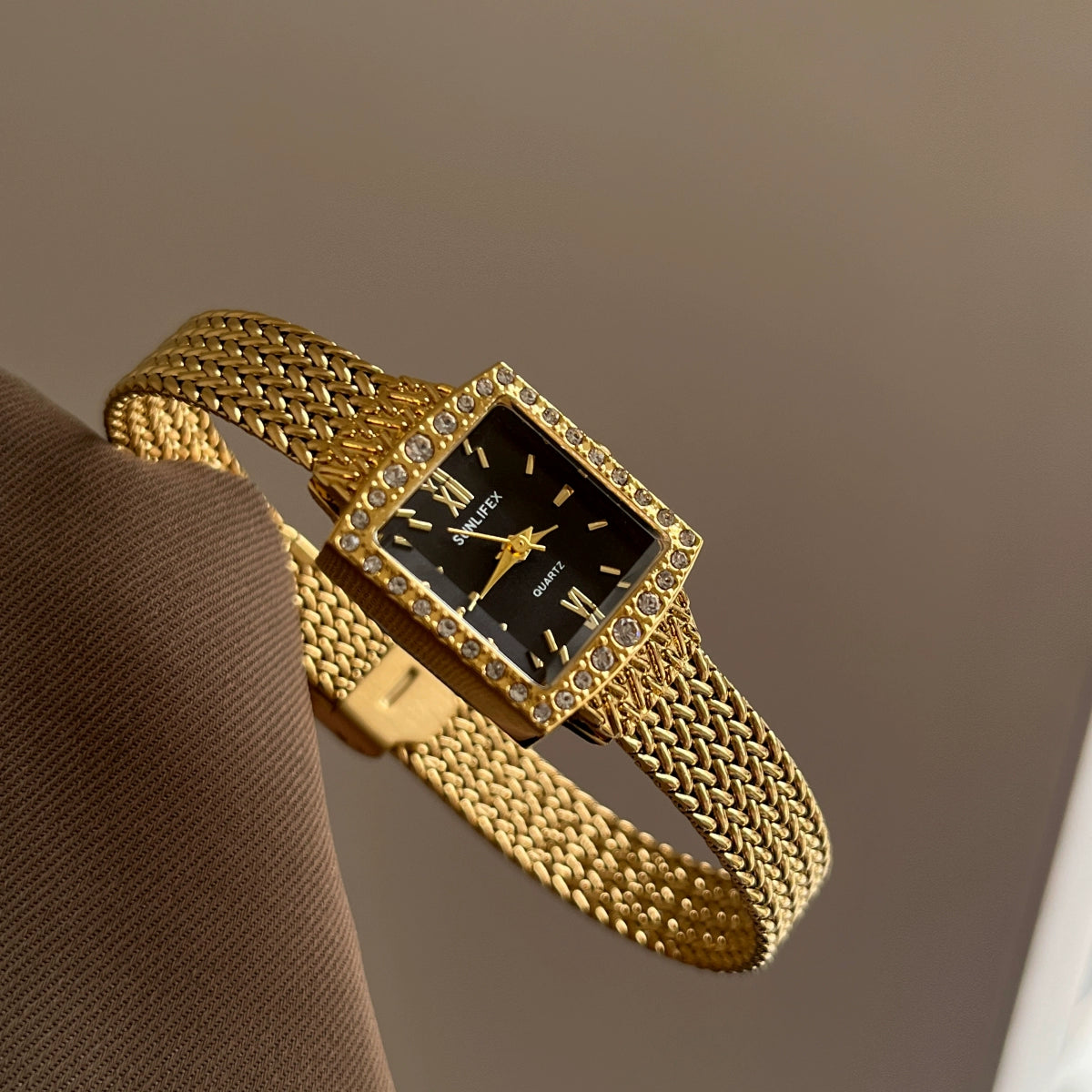 Zaniah Square Pearl Watch - Gold Band Black Face [DRD9D1RD]