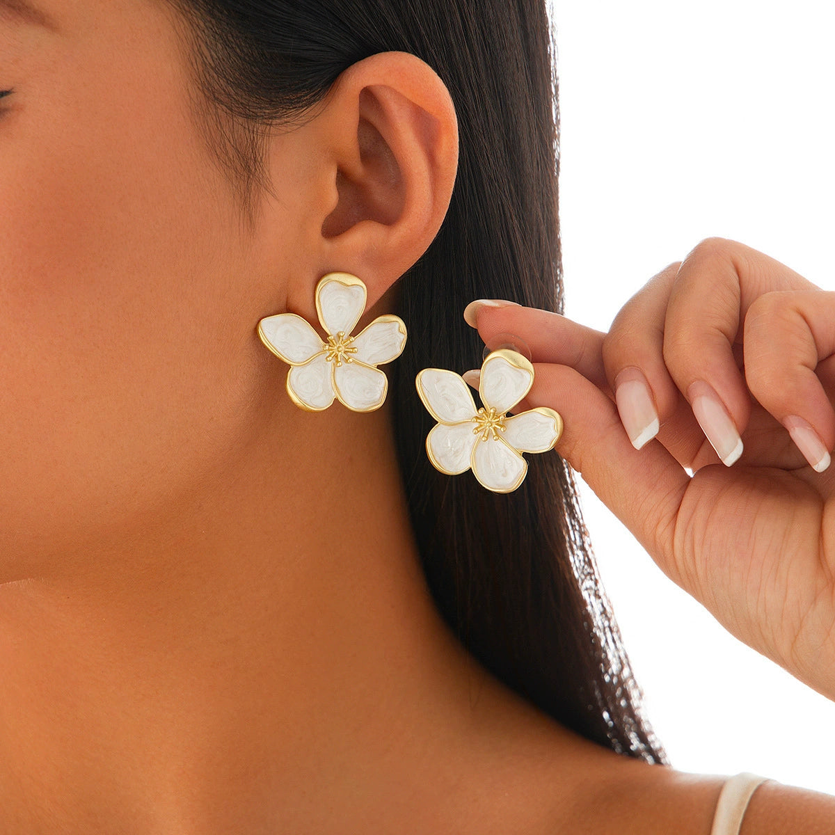 Adrianne Sculpted Bloom Jewelry - Matte Bronze & White 3189 [BRGIPYO9]