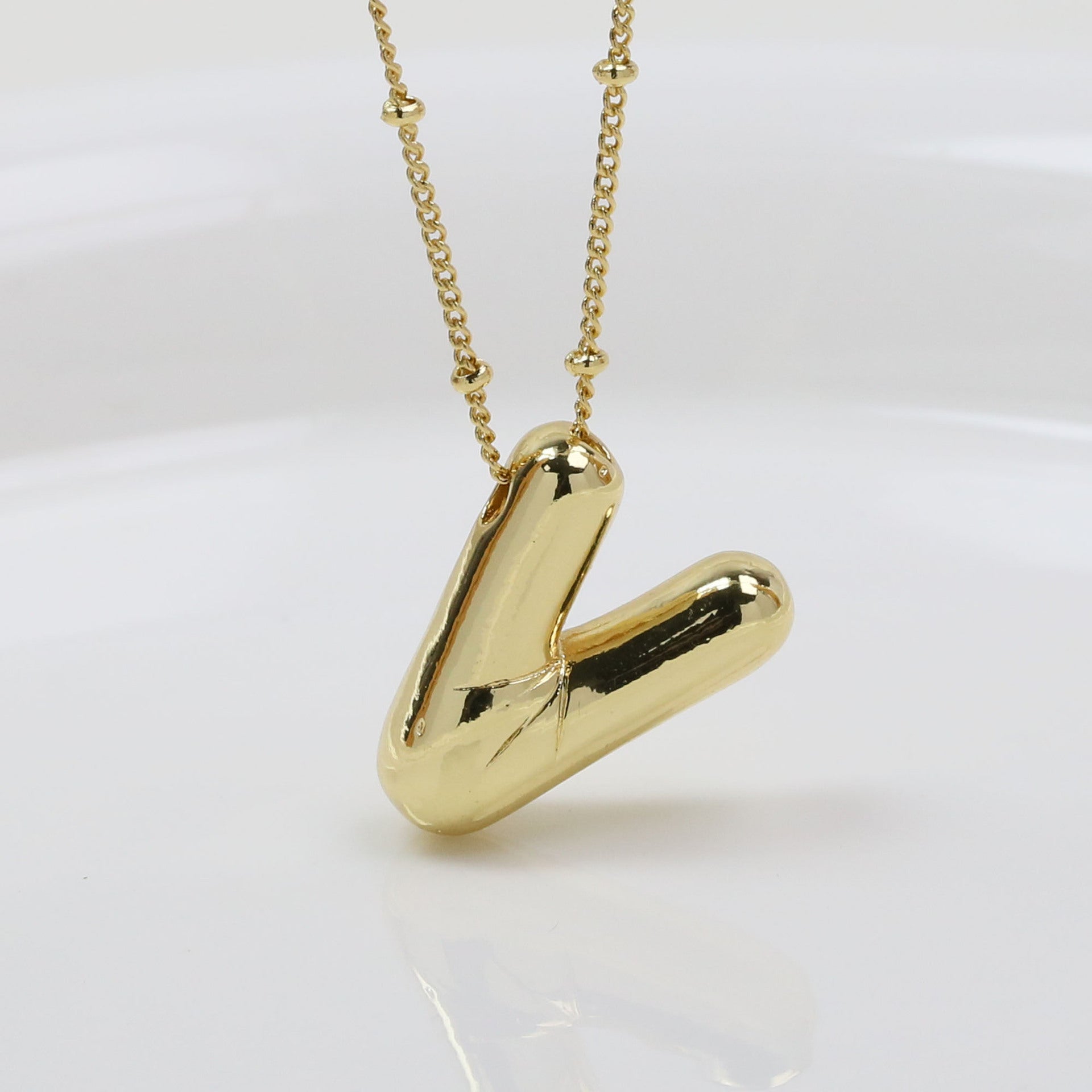 Aberdeen Bubble Initial Necklace - V (Necklace) [CHR4L8HD]
