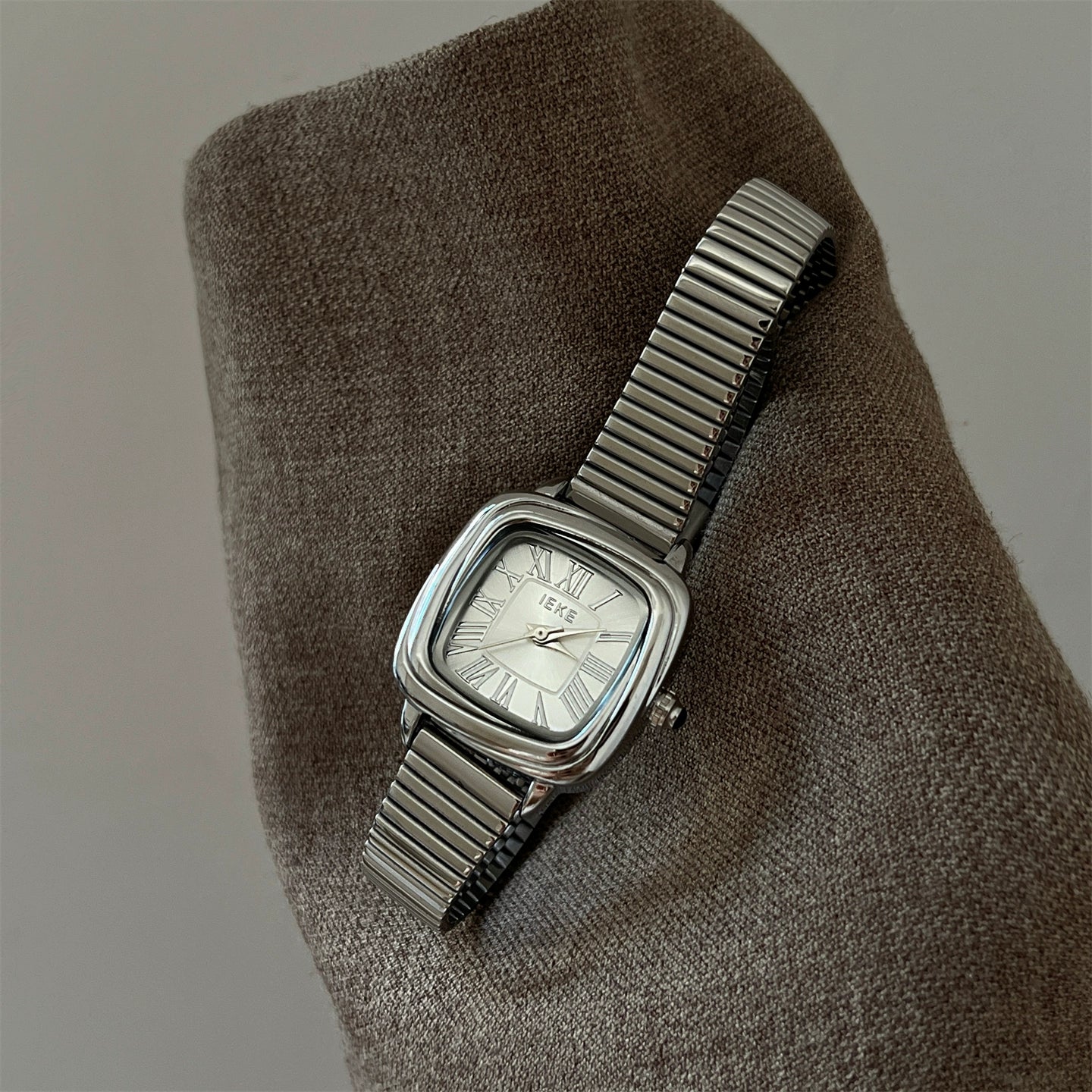 Hudsyn Retro Roman Square Watch - Silver Band White Dial [DX3IKRJ8]