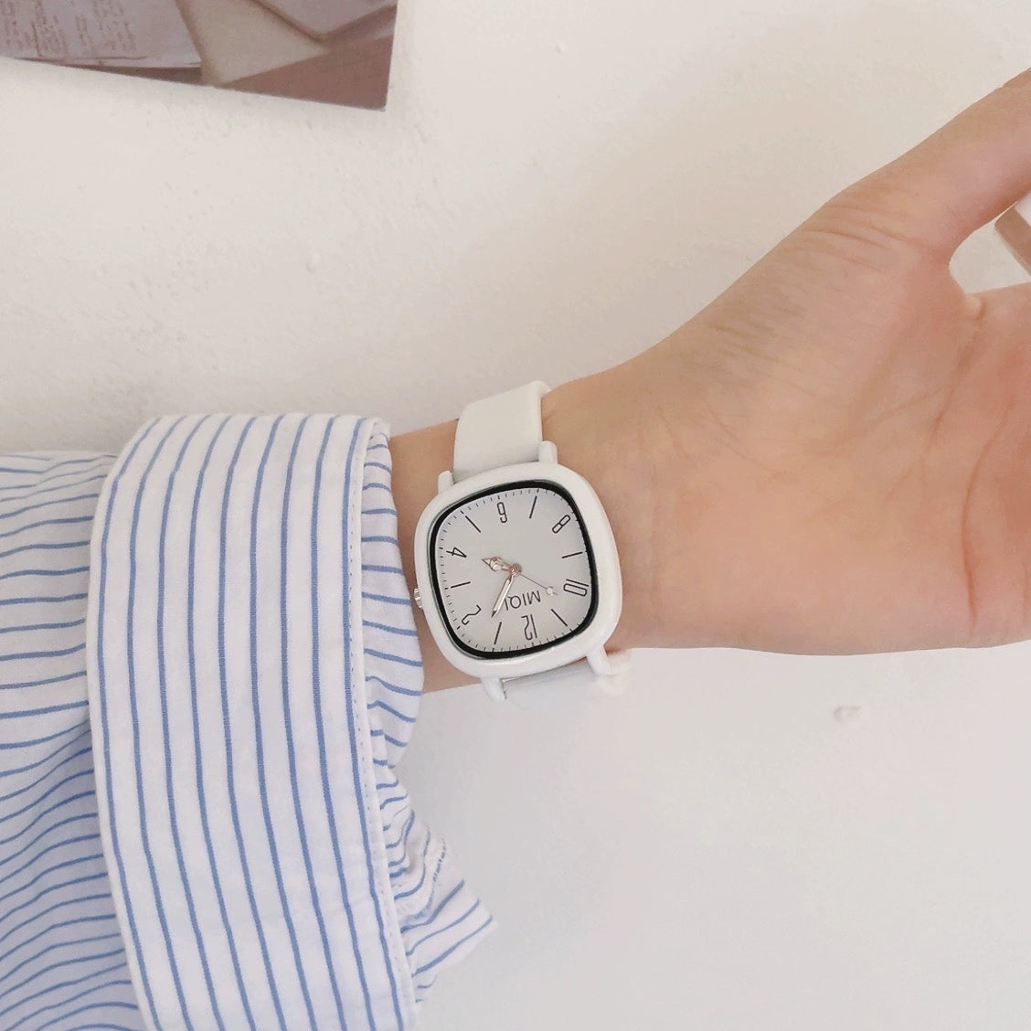 Porter Square Timepiece - White [BQFM1JPN]
