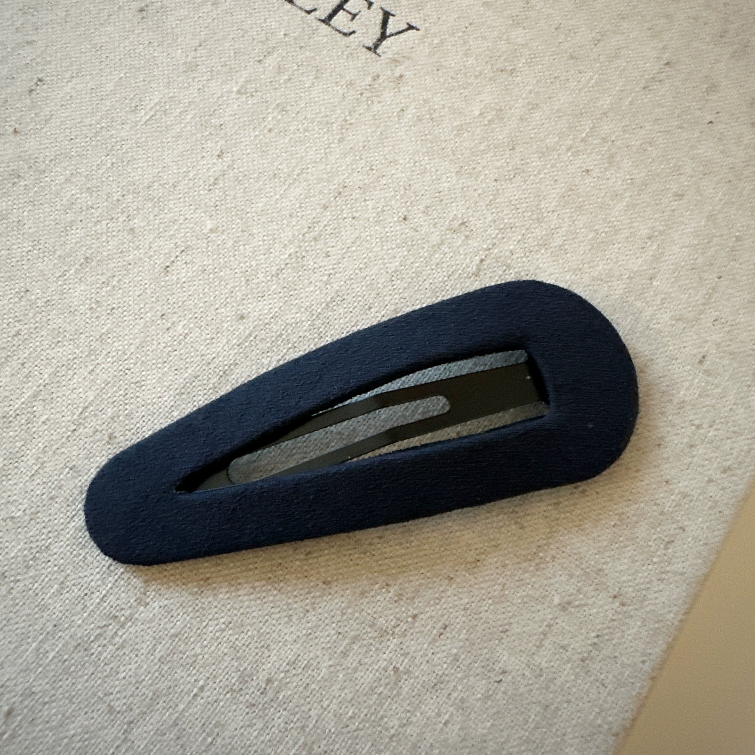 Annah Plaid Fabric Hair Clip - Solid Blue Teardrop (Single) [56AGD65Q]
