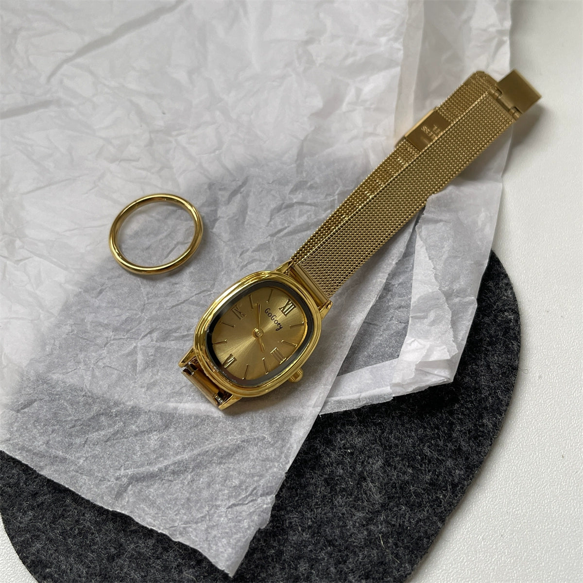 Jacy Oval Gold Watch - Gold Strap Gold Face [GBNM1L21]