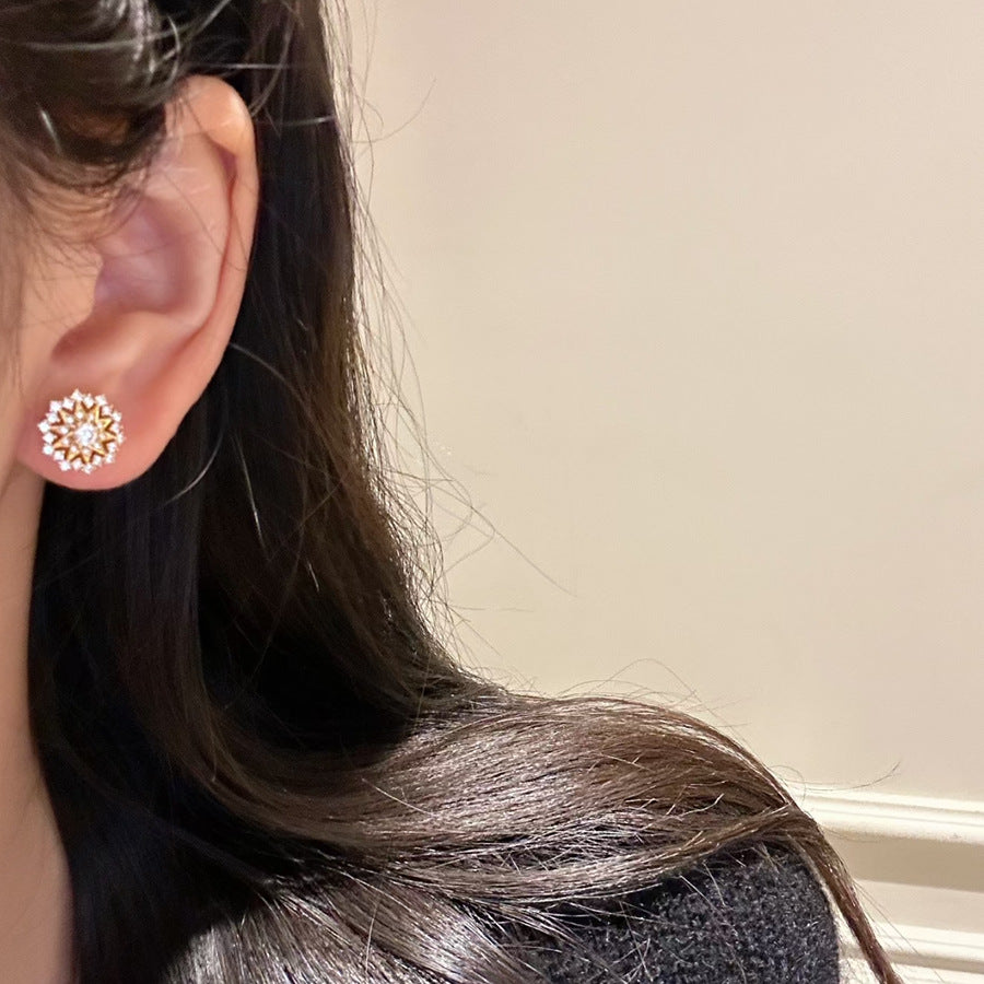 Jamiyah Celestial Snowflake Set - Gold Tone Stud Earrings (Pair) [NO2OSDRM]