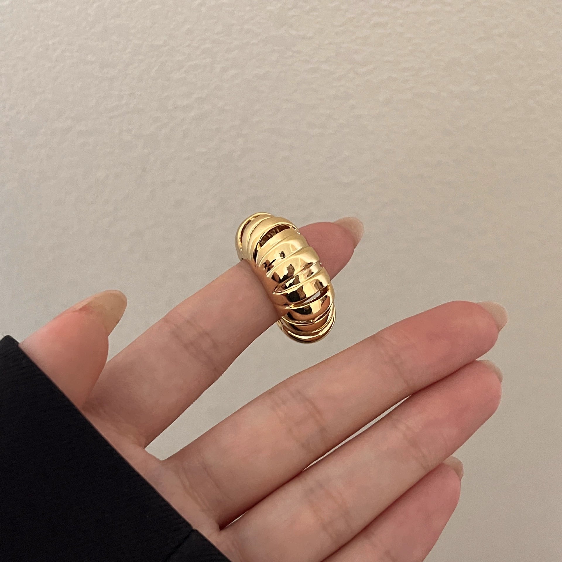 Illiana Croissant Bud Ring - Flower Bud Gold [GMO5GYXY]