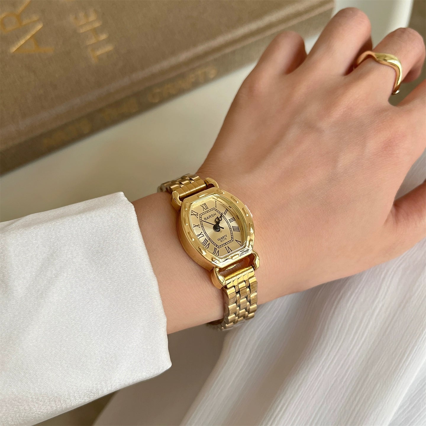 Aaryn Delicate Barrel Watch - Gold Band Gold Dial (Roman) [CWEDXO3S]