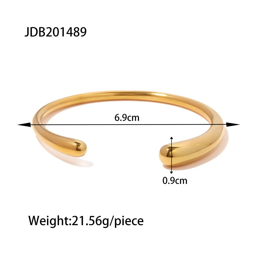 Lielle Sleek Cuff Bangle - Gold