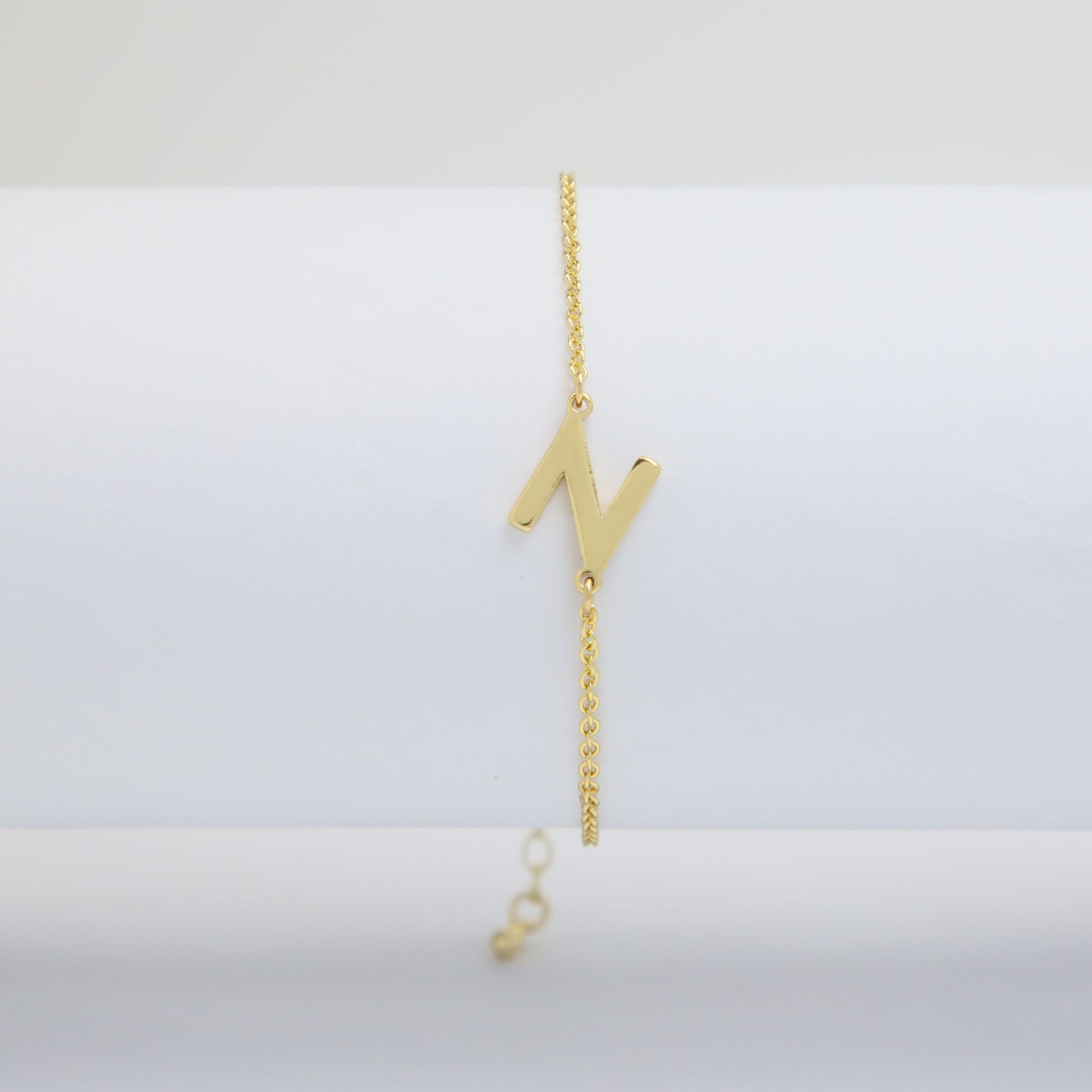 Janiah Dainty Initial Bracelet - N [DKV86JQT]