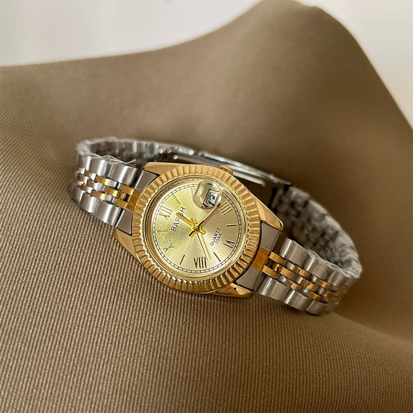 Mariyah Classic Calendar Watch - Two-Tone Gold Band Gold Dial (Roman) [CPNESMVS]