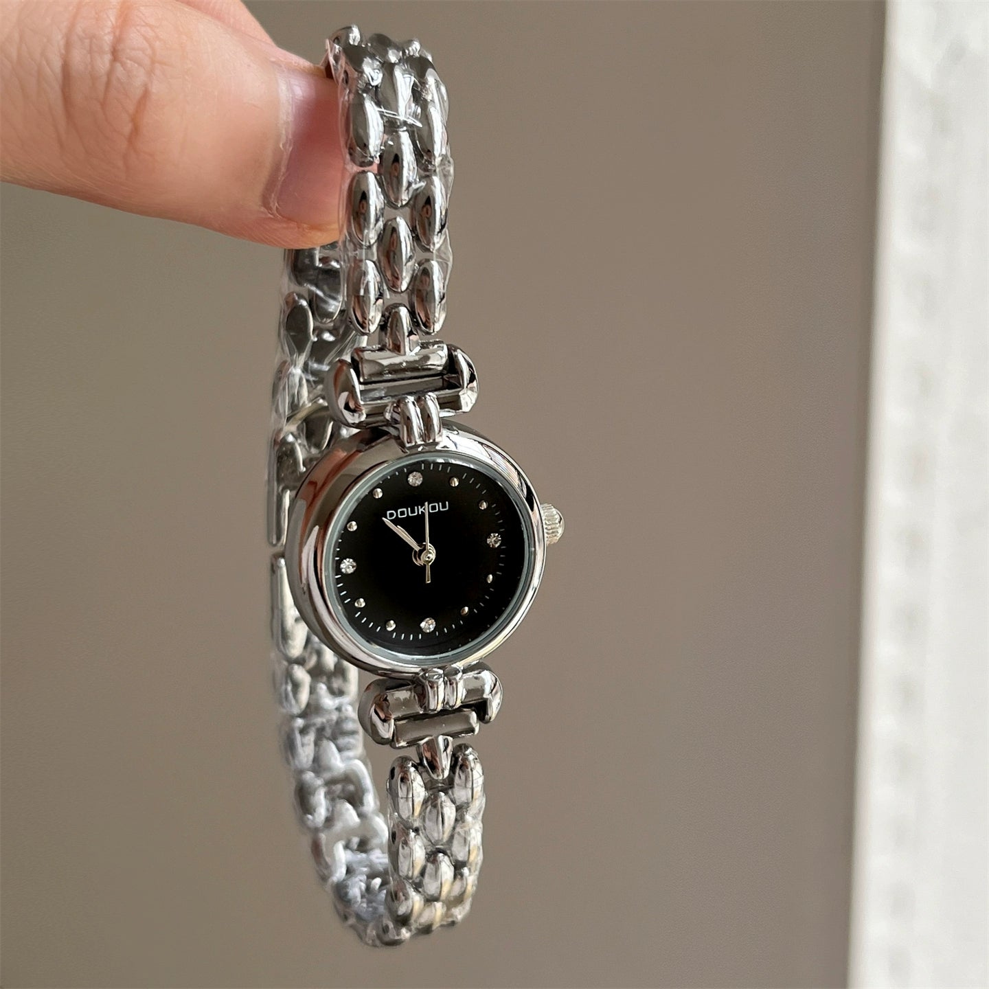 Baleigh Petite Mesh Watch - Silver Band Black Dial [1TQUFM5I]