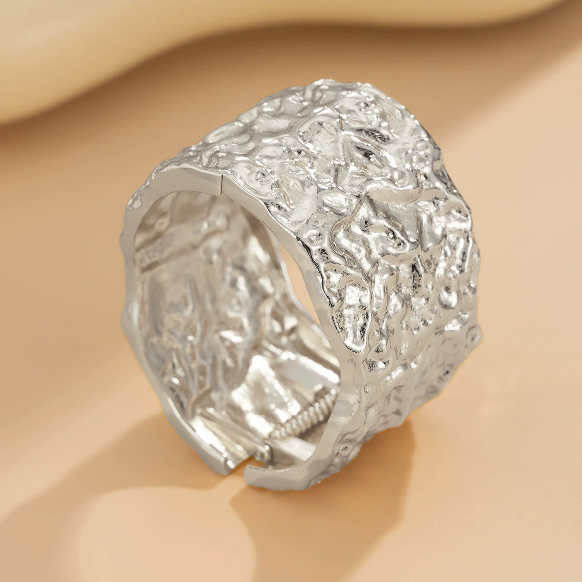 Janney Liquid Metal Cuff Bracelet - 02 Silver Tone [X93INZWY]