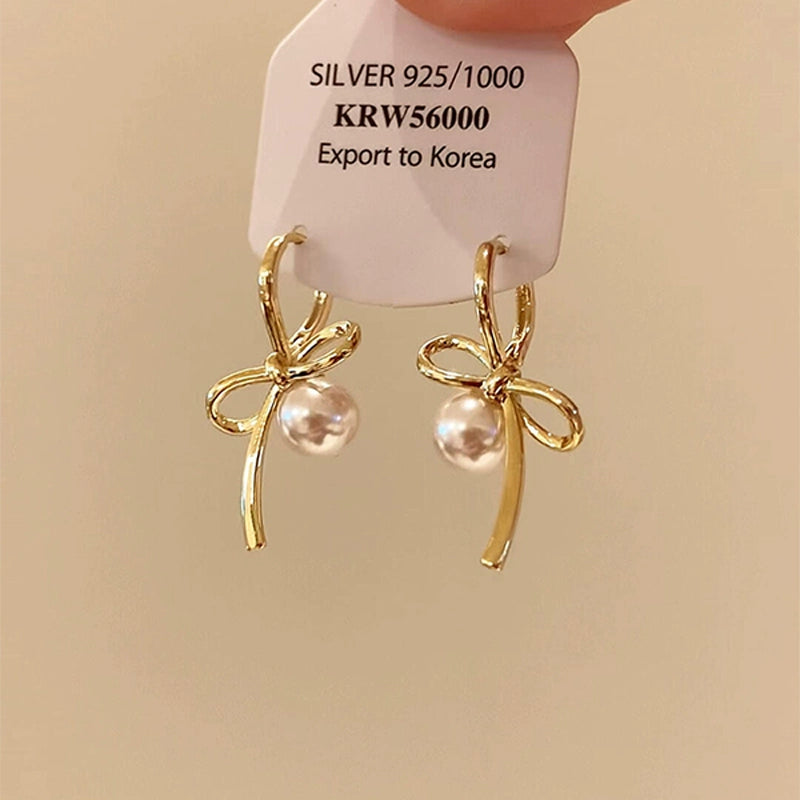 Elsa Bow Pearl Stud Earrings - Gold Bow Pearl Earrings [T72O4607]