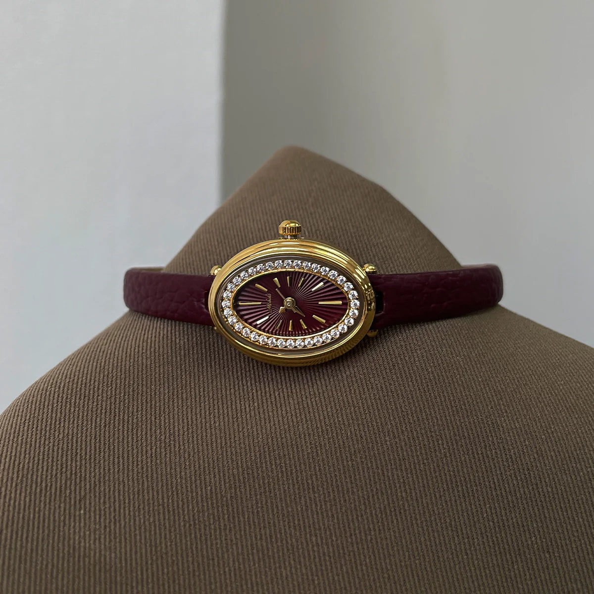 Janeth Vintage Oval Watch - Reddish Brown