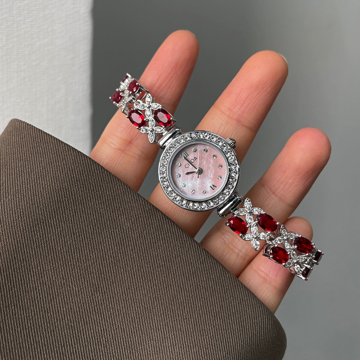 Adeleine Refined Oval Watch - Pink [ISJKYAPB]