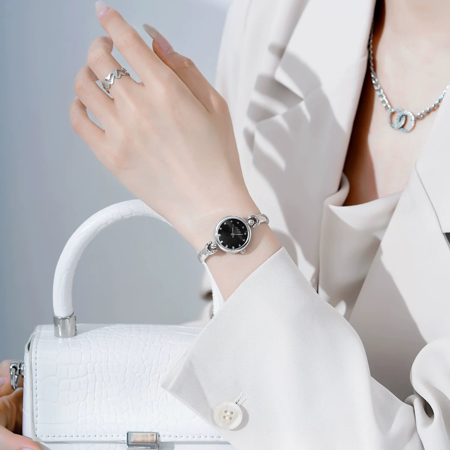 Aasiya Delicate Bracelet Watch - Elegant Black