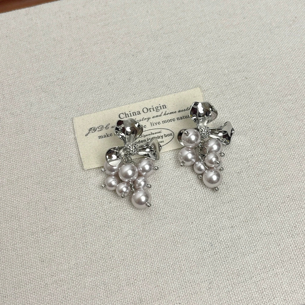 Makinley Pearl Cluster Stud Earrings - Grey Pink Pearl Style [BSZEH4IF]