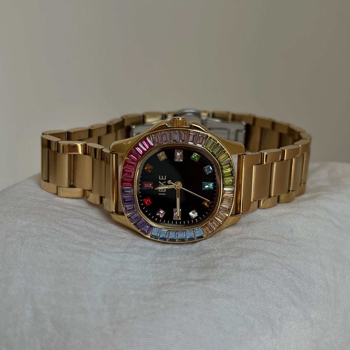 Josey Elegant Crystal Watch - Gold Band Black Face [5D9UI2HF]