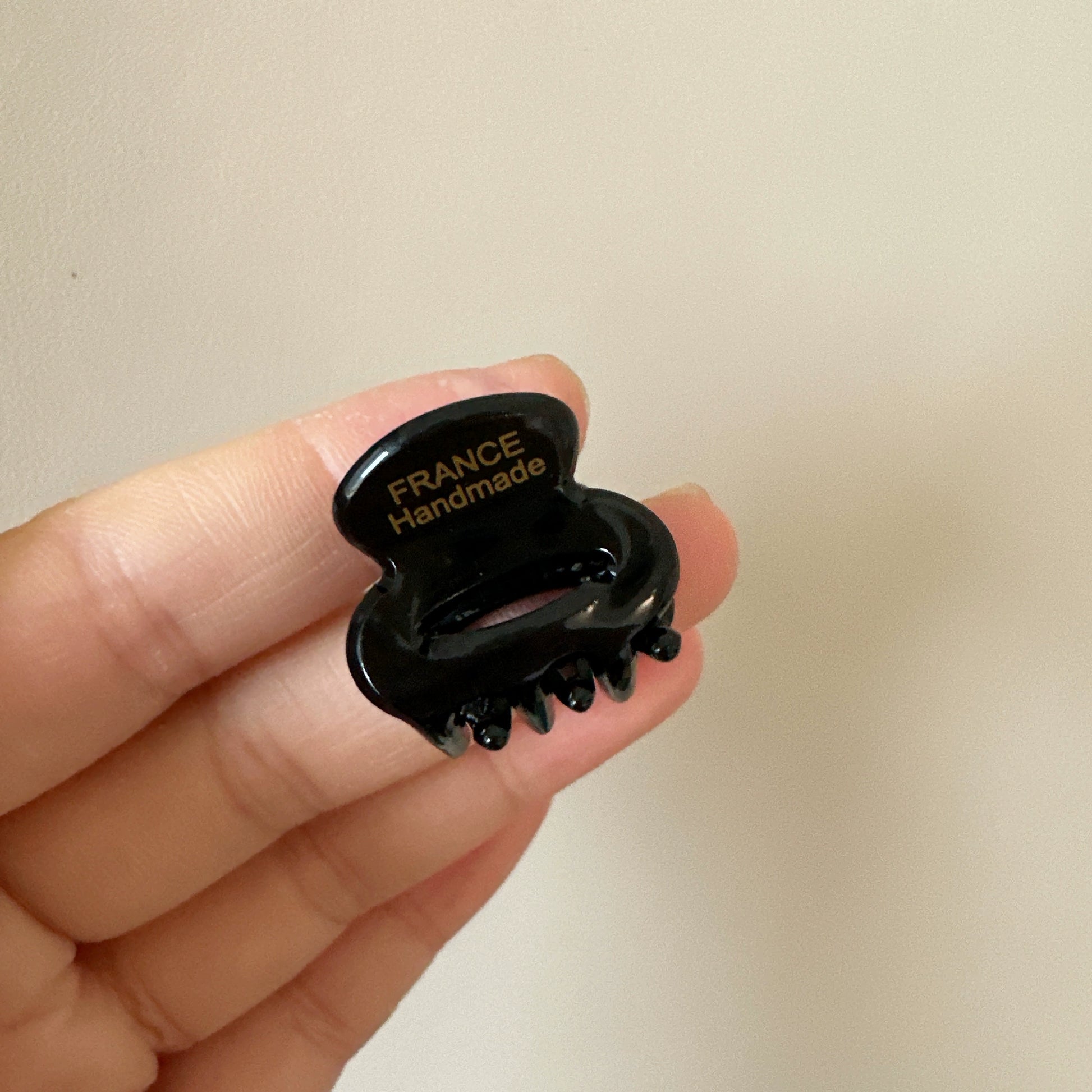 Keisy Pearl Mini Clip - Black [6B1INW01]