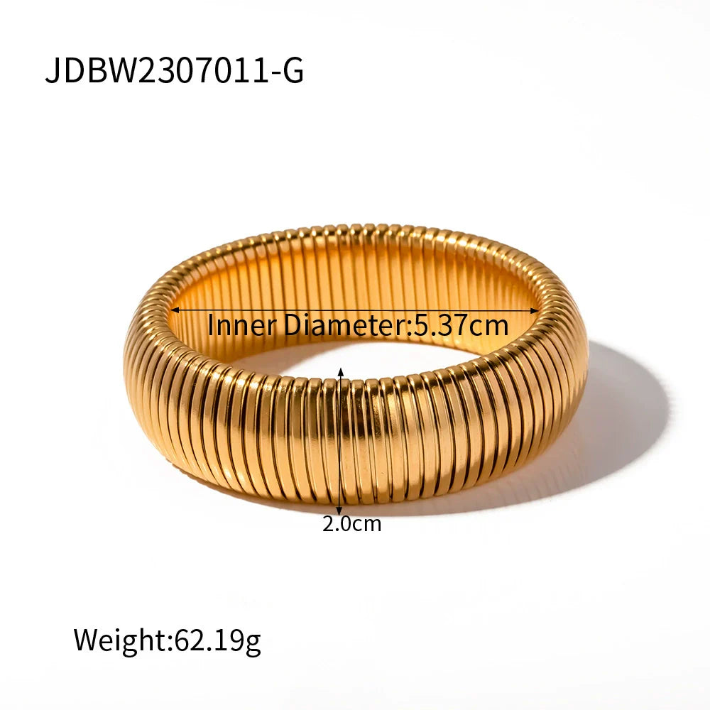 Lilian Sleek Snake Bracelet - Gold