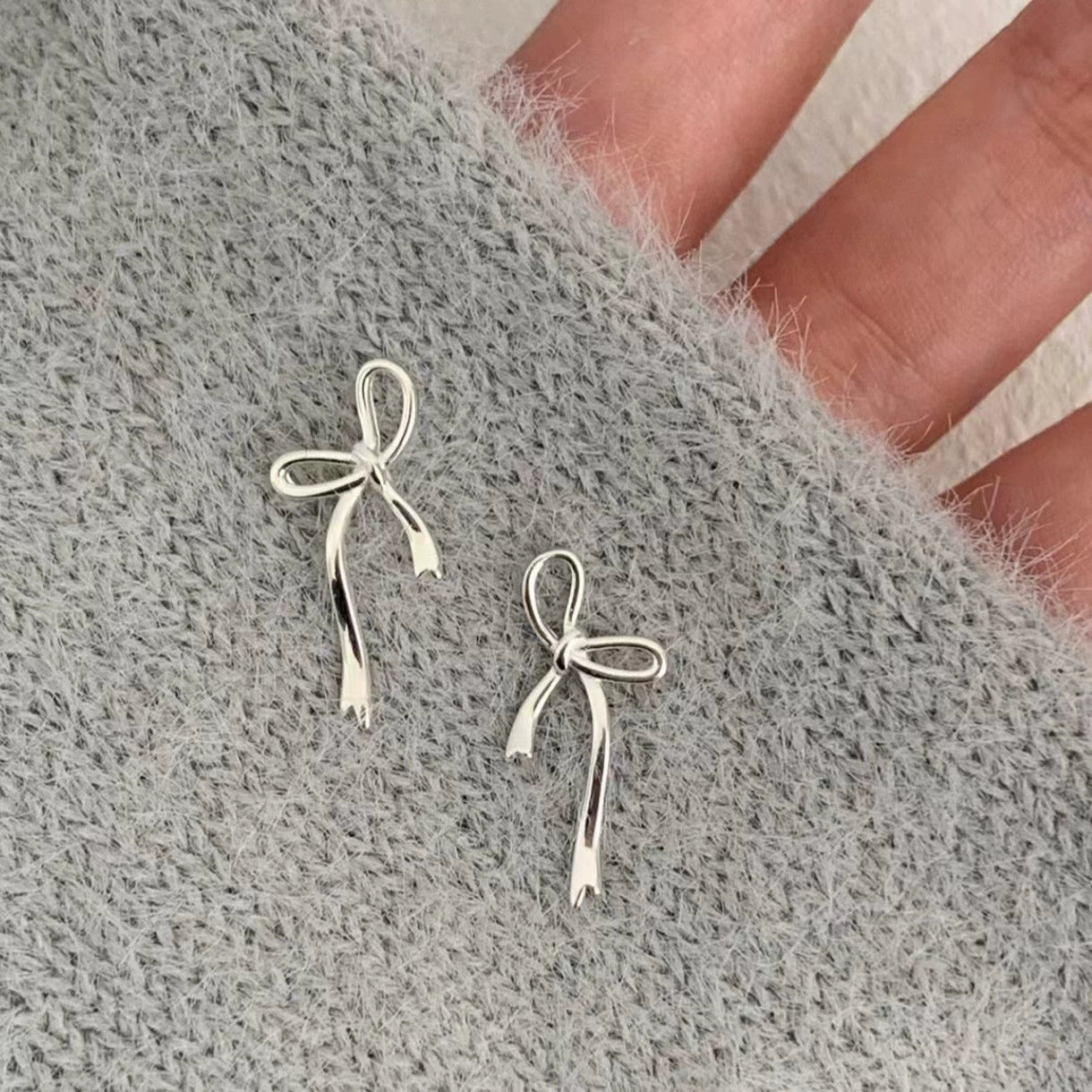 Perry Delicate Bowknot Studs - Silver