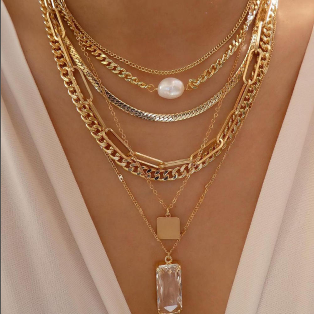 Jaqueline Multilayer Moon Pendant Necklace - CS8898-15