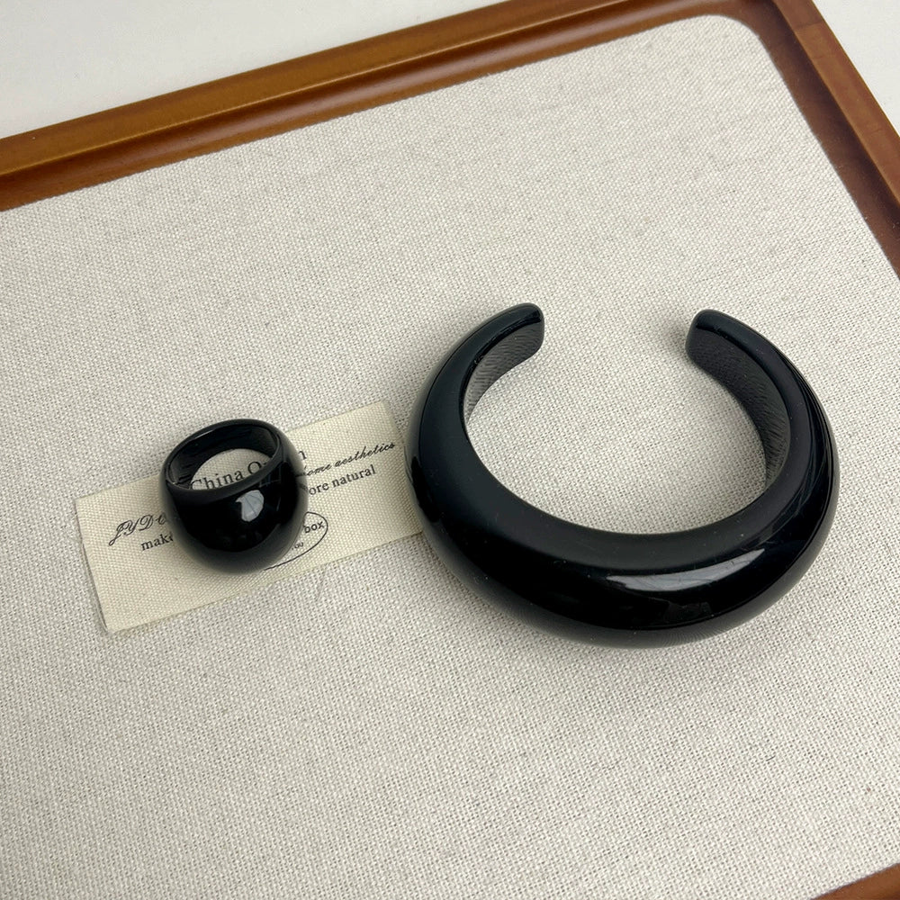 Baleigh Resin Statement Jewelry - Black Bracelet [A7KLX7Q3]