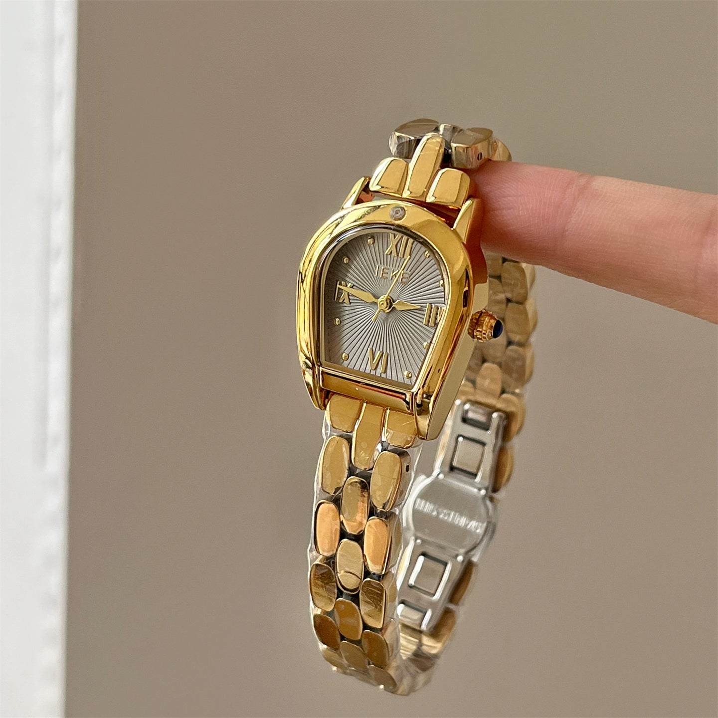 Allie Arched Steel Wristwatch - Gold Band Grey Dial [3LK8844M]