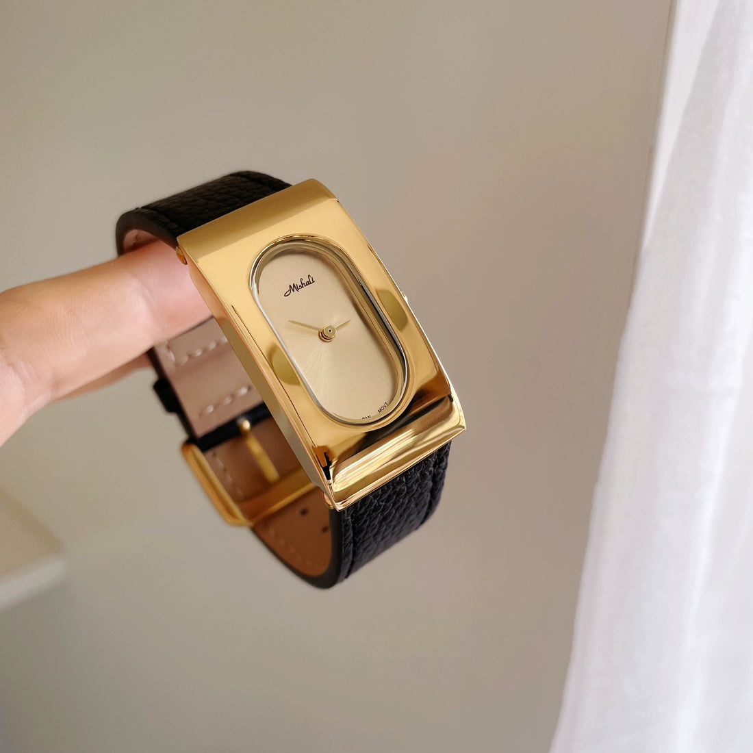 Shanaya Elegant Square Watch [RAMG7BEW]