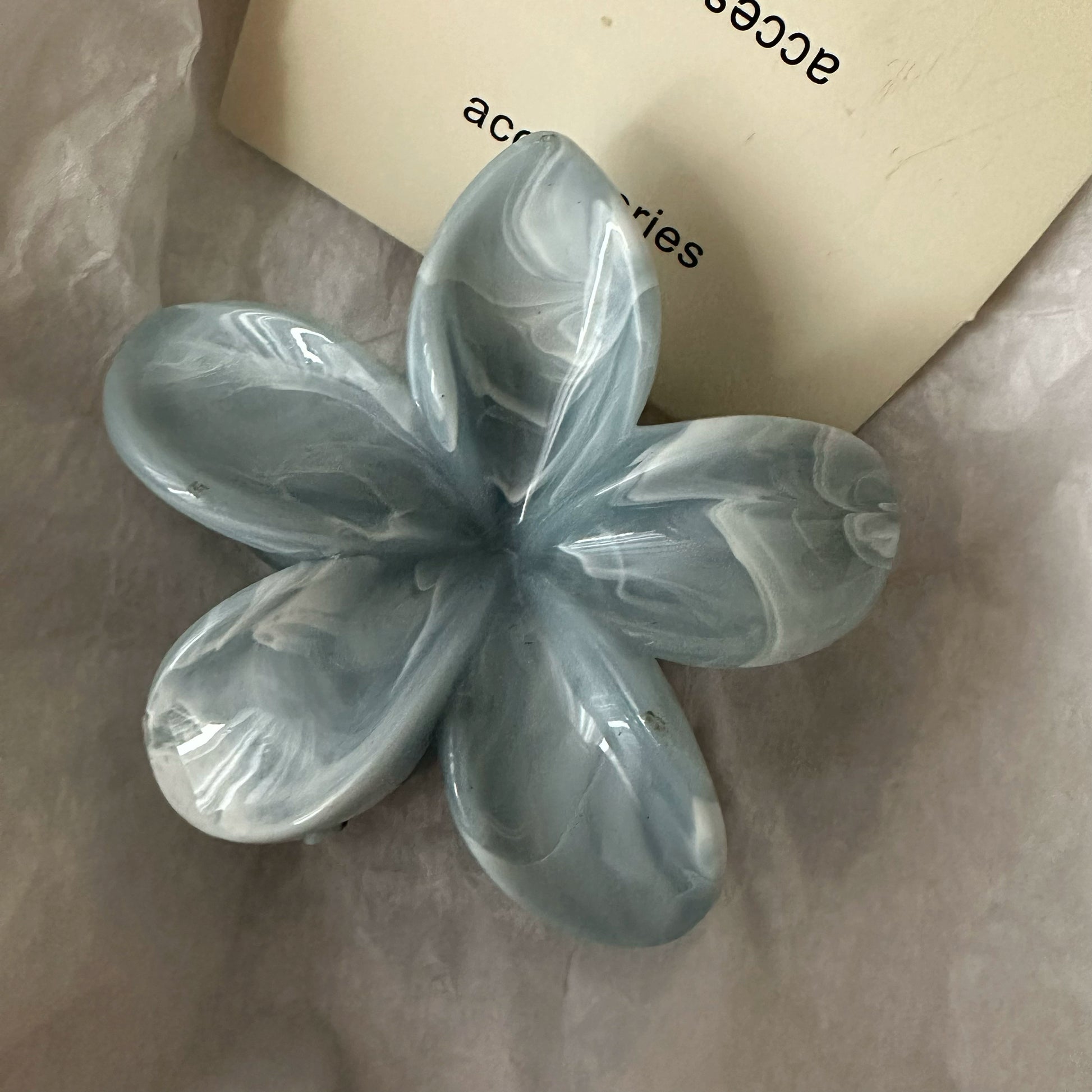 Wynonna Floral Polka-Dot Clip - Ash Frangipani [FE6P8I7Q]