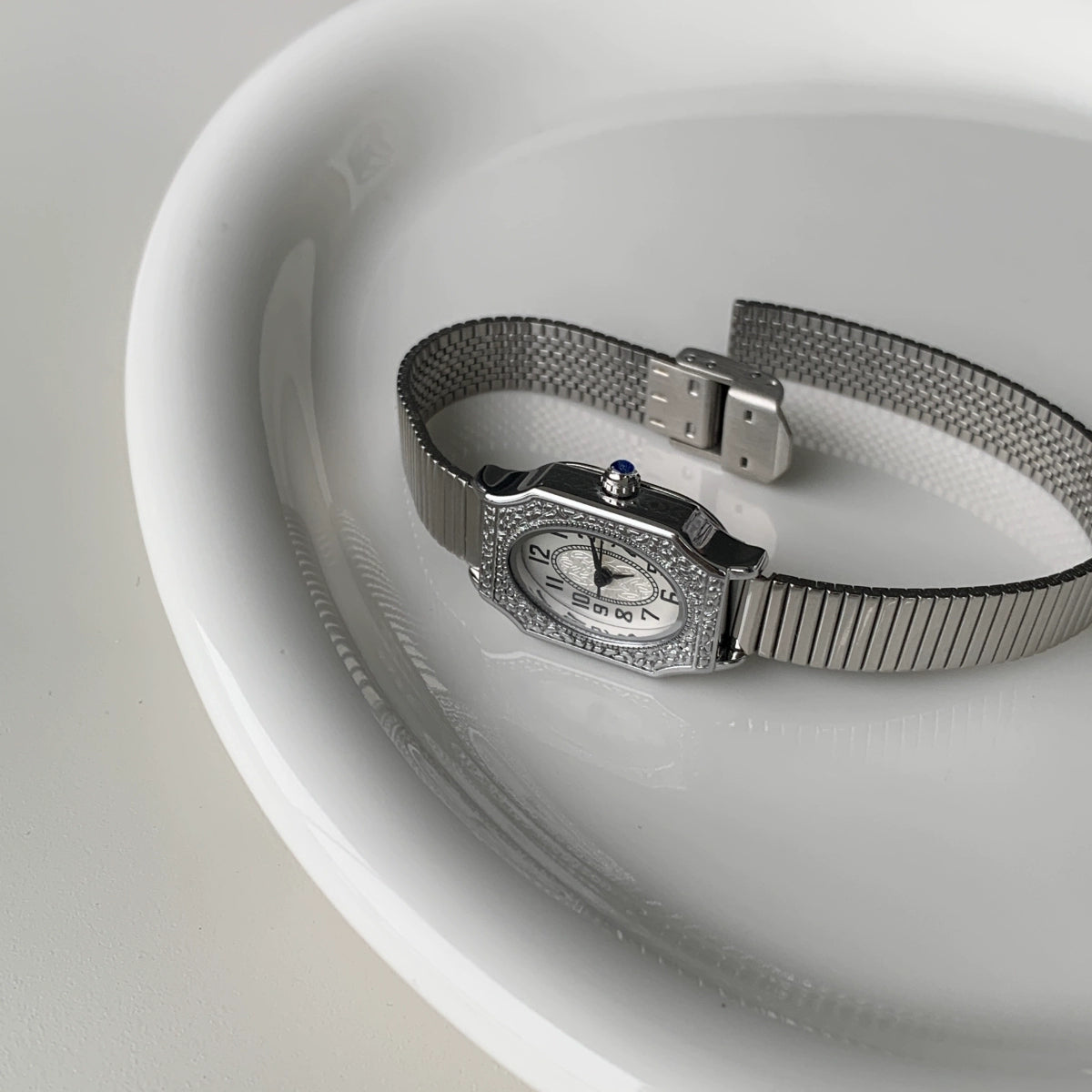 Harmony Carved Barrel Watch - Silver [PE35UBH3]