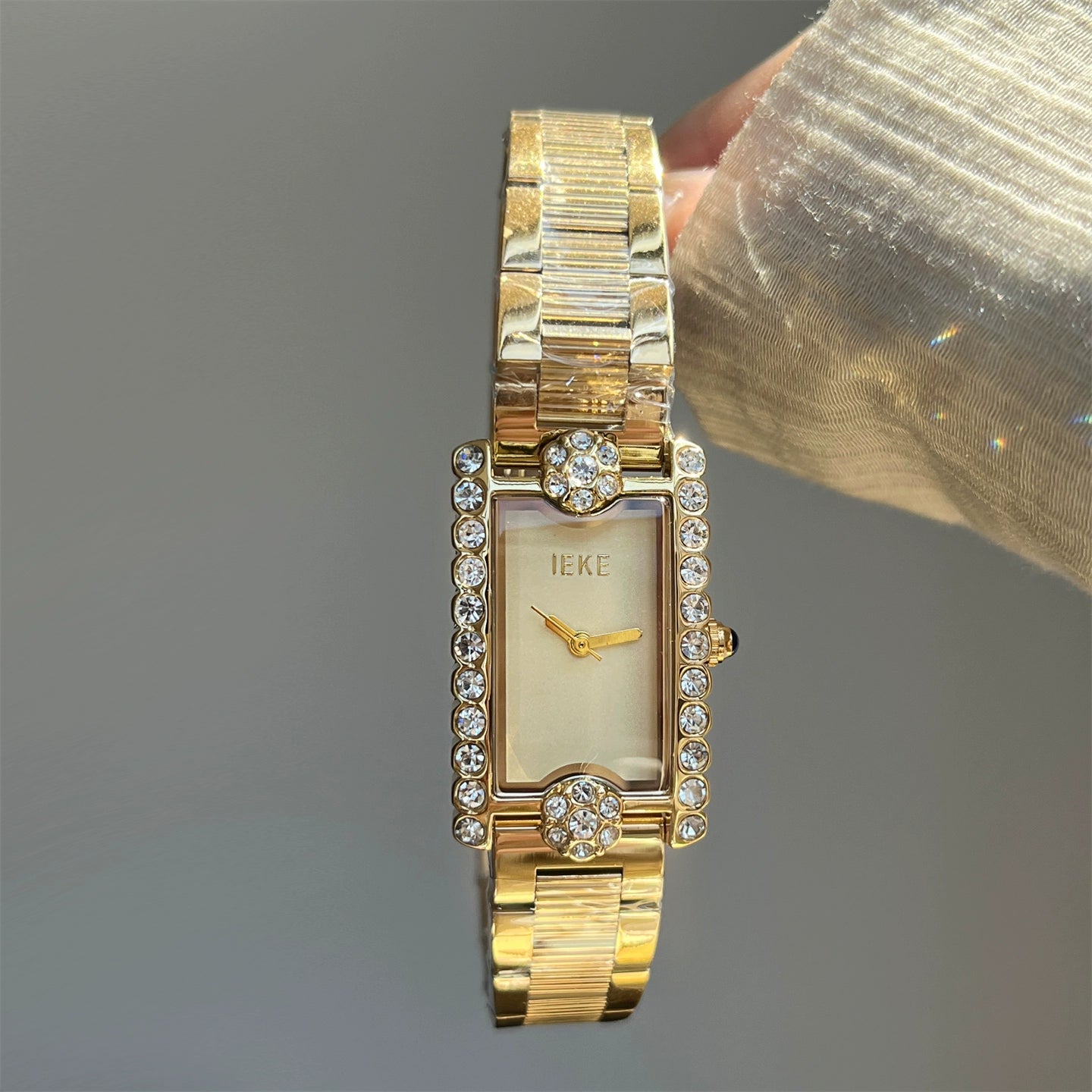 Jordyn Camellia Diamond Watch - Gold Band Gold Face [631CN1Y8]