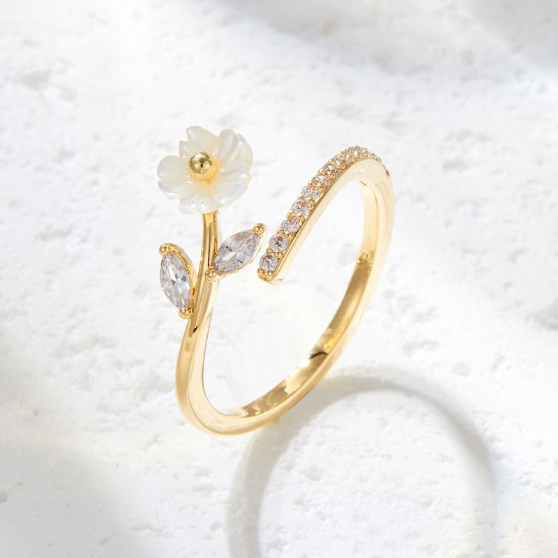 Jemimah Dainty Shell Flower Ring - Silver-Toned Shell Flower [UJXIK6H9]
