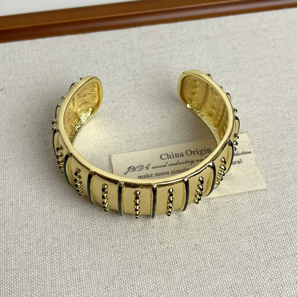 Mabry Enamel Cuff Bracelet - Black [6C2DQIFN]