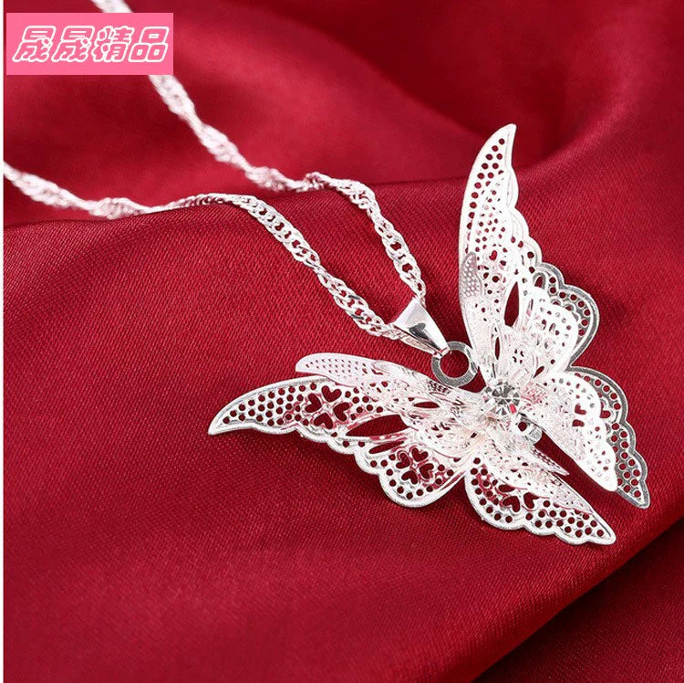 Magali Leaf Pendant Choker - Pendant Necklace