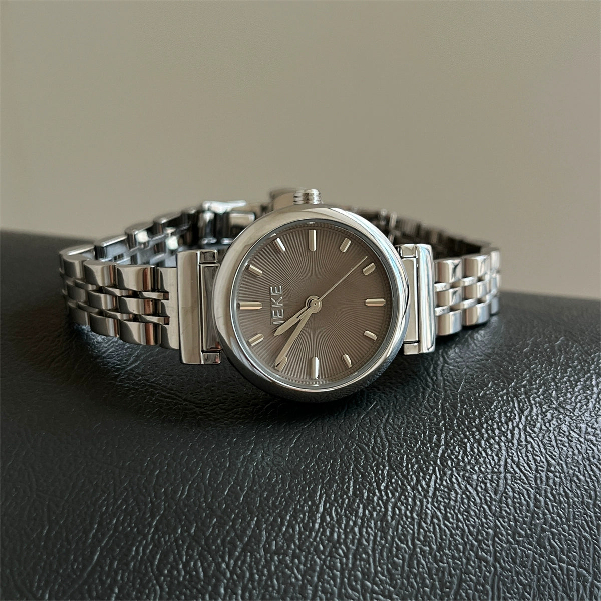 Violett Serpent Charm Watch - Brushed Round Dial - Silver Steel Strap with Grey Dial [XGBA1CUL]