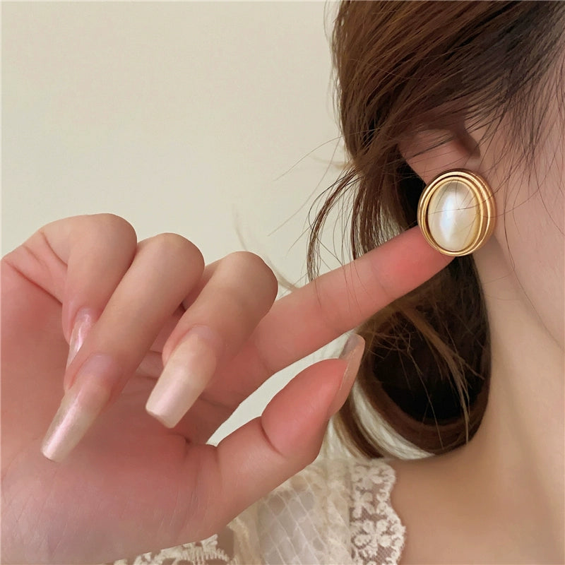 Adelene Acrylic Pearl Drop Earrings - White [IK76V79K]