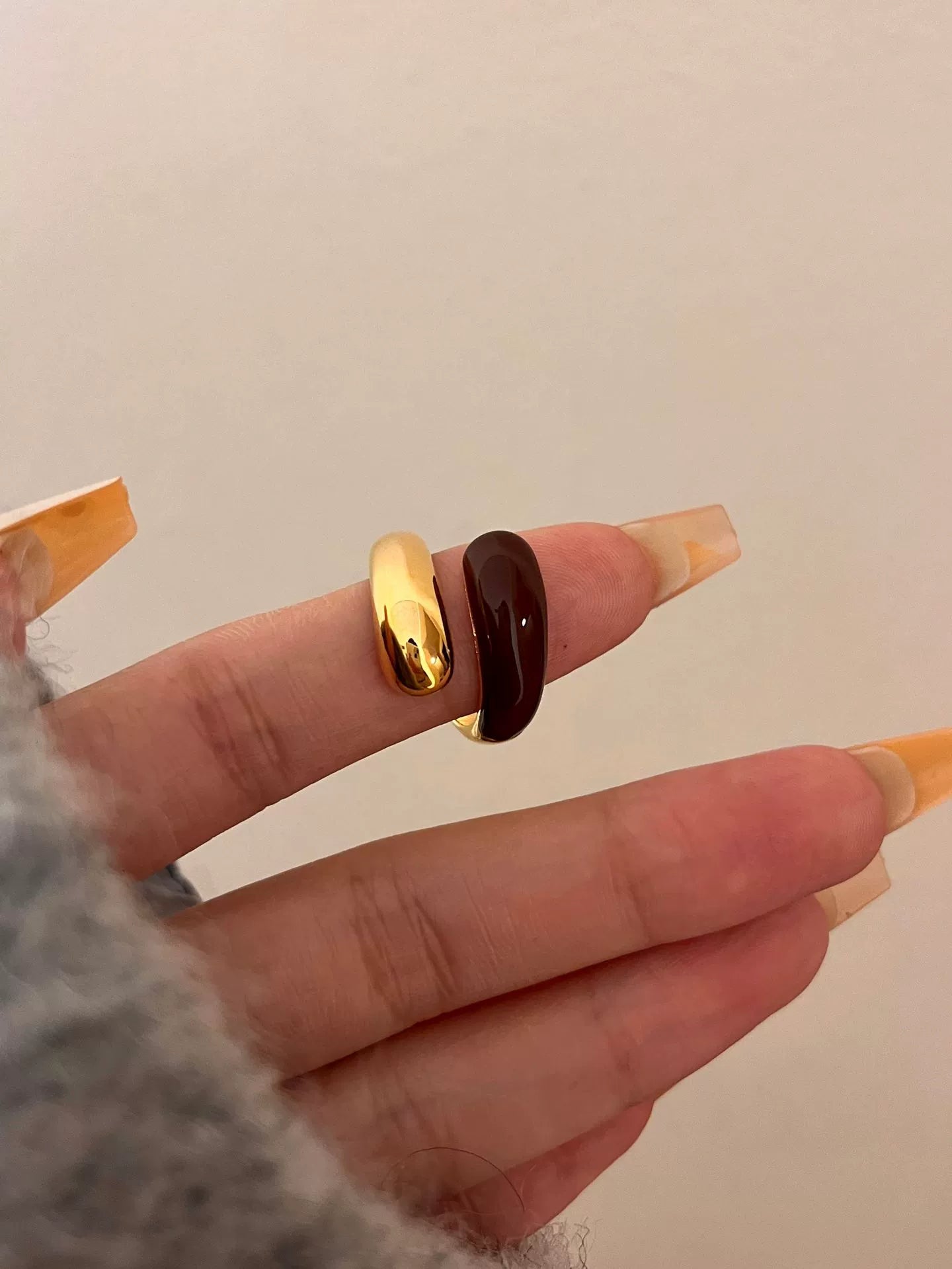 Gwyneth Maillard Enamel Ring - Double Layer Gold Brown Ring [NMWV6VE7]