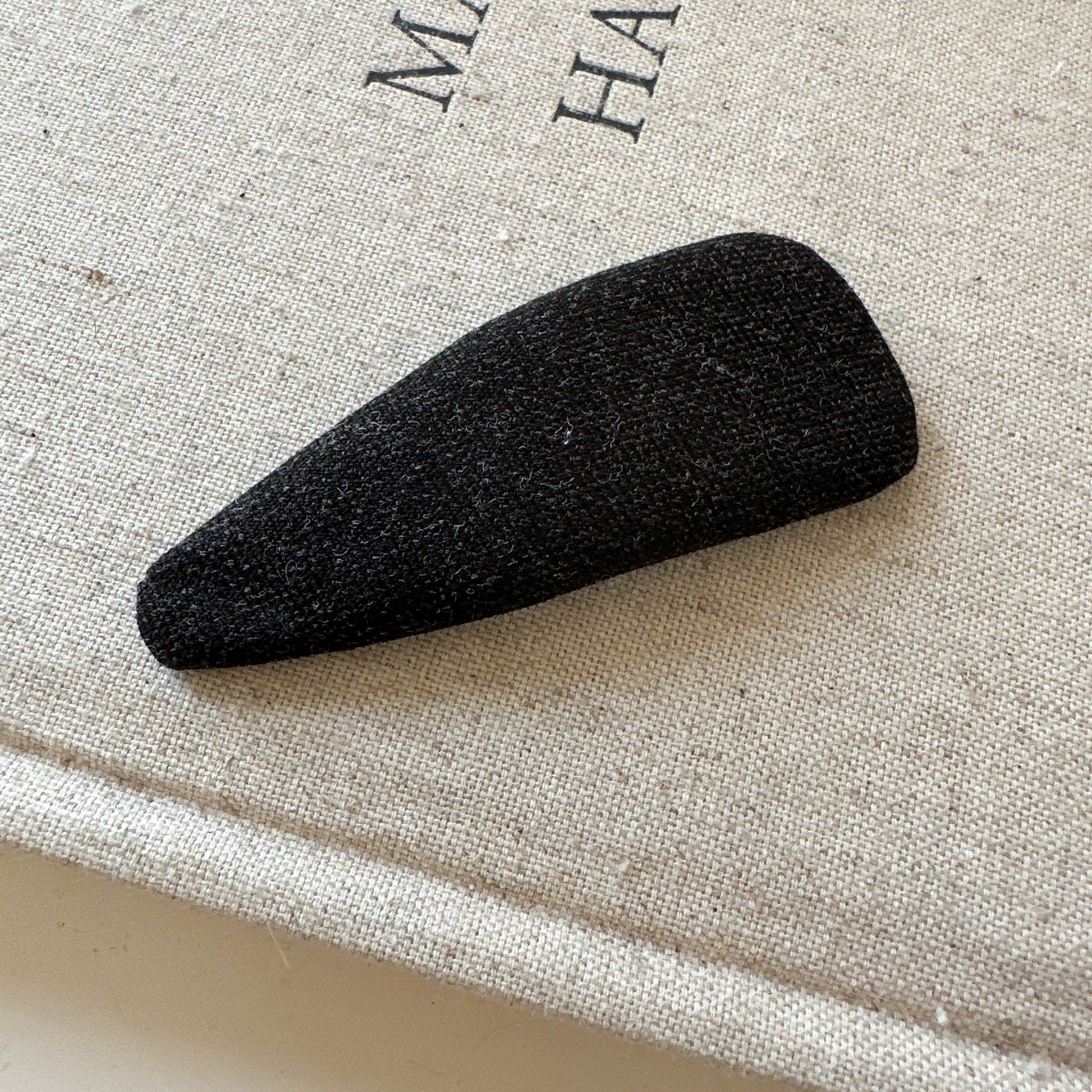 Yelitza Minimalist Fabric Hair Clip - Black Triangle (Single) [T5UO8MPE]