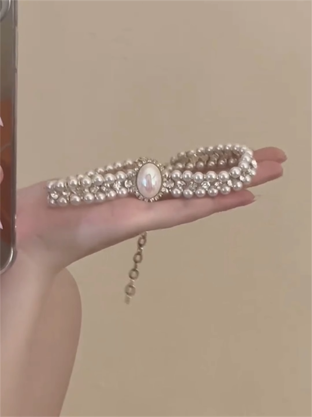 Margot Elegant Pearl Necklace - White