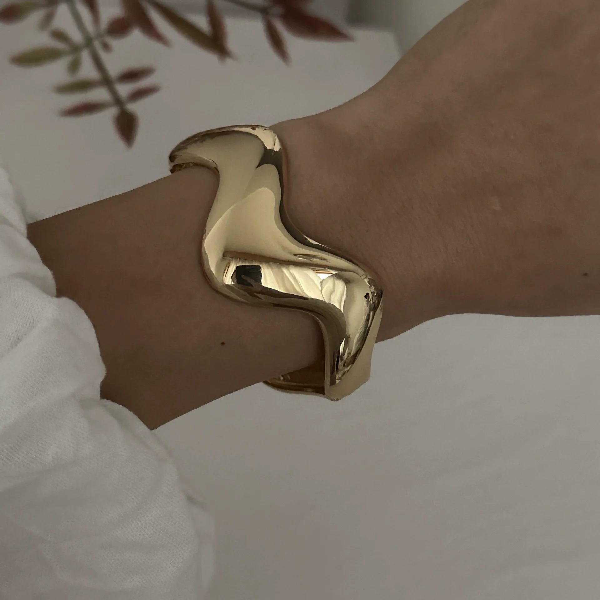 Kylan Sculptural Gold Cuff - Gold Wavy Edge