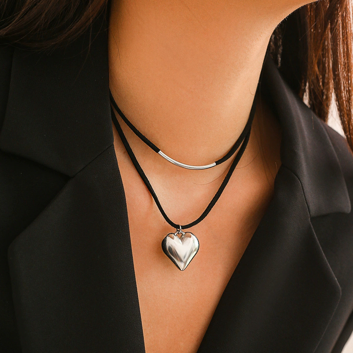 Janyah Velvet Heart Choker Necklace - Silver [XK8DPVTJ]