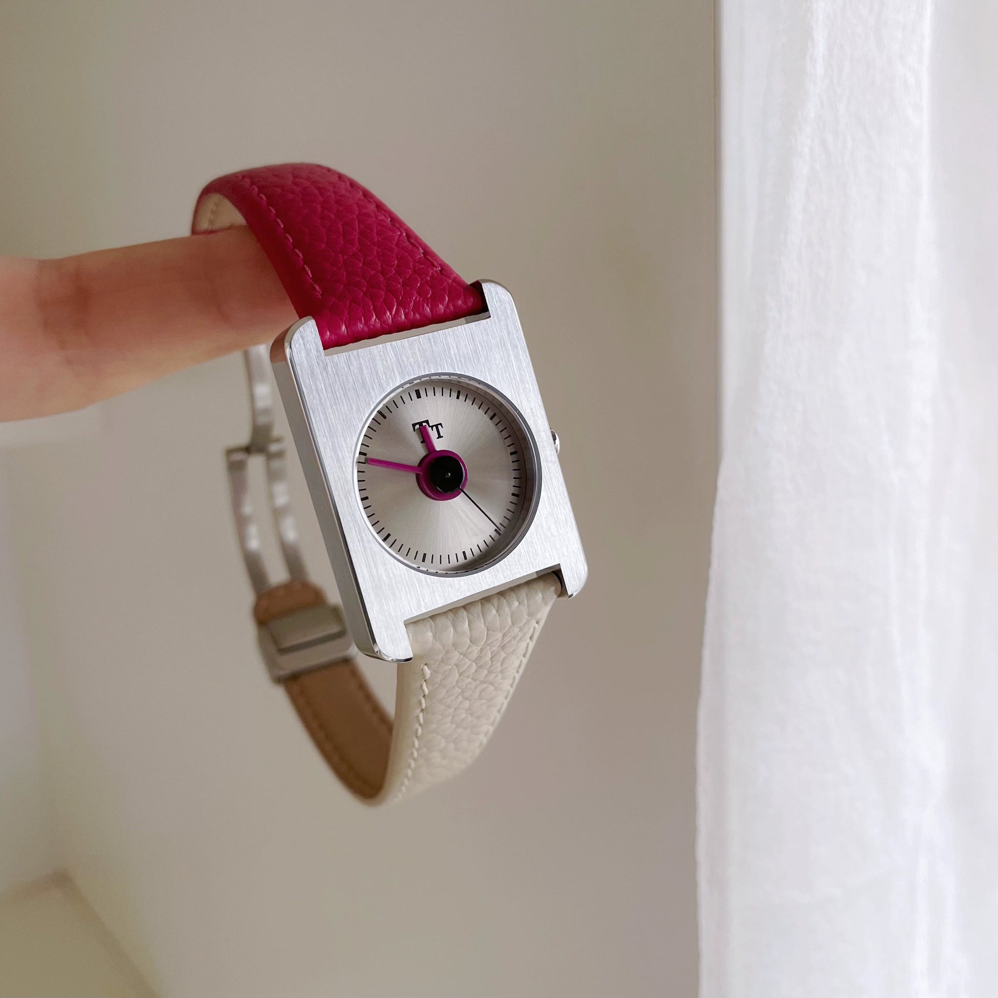 Alayjah Square Leather Strap Watch - Rose Red Contrasting Color [Z1KYJZ6P]