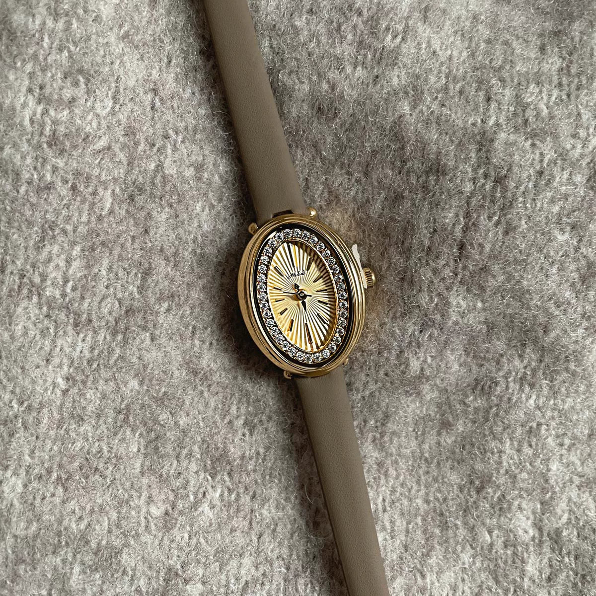 Janeth Vintage Oval Watch - Brown Gold