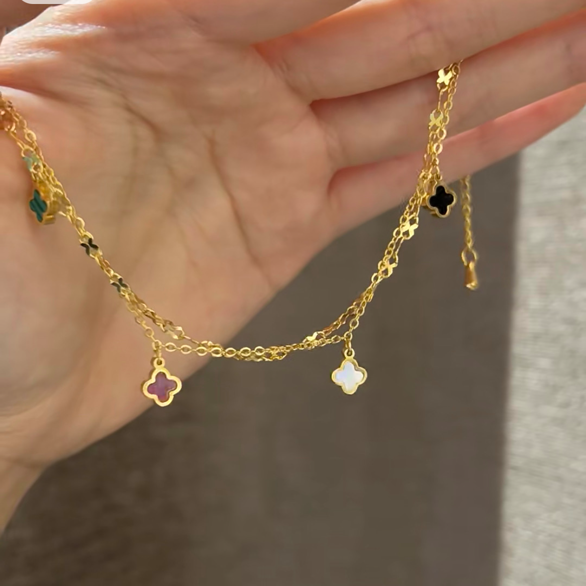 Hadia Iridescent Clover Anklet - Colorful Four-Leaf Clover Anklet