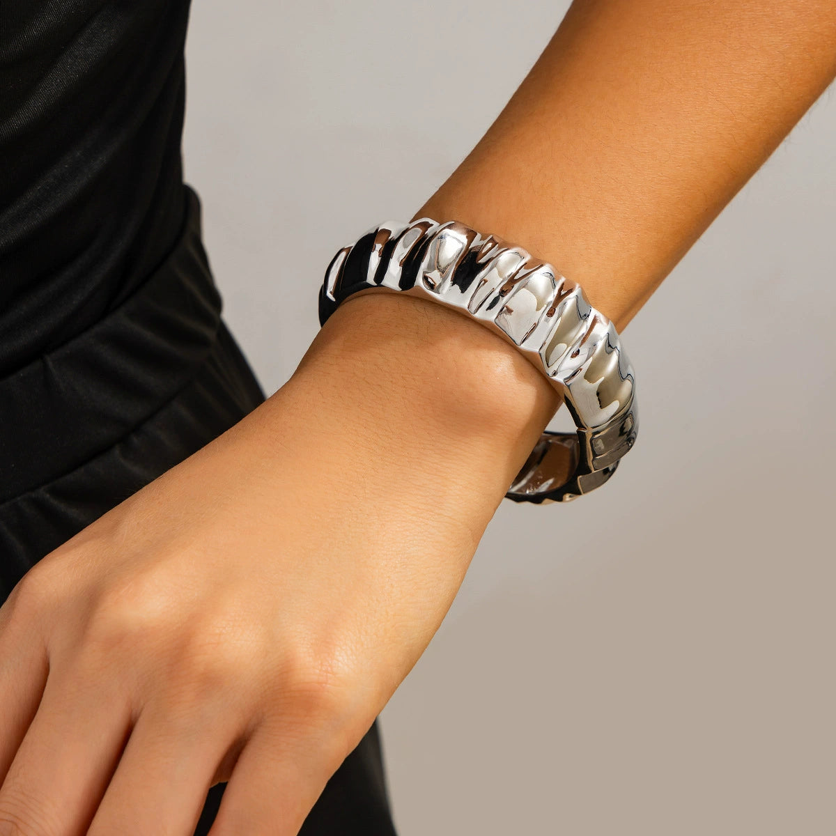 Ailynn Asymmetrical Pleated Metal Bracelet - Bracelet White Gold Style 3 [3PLLE5GA]