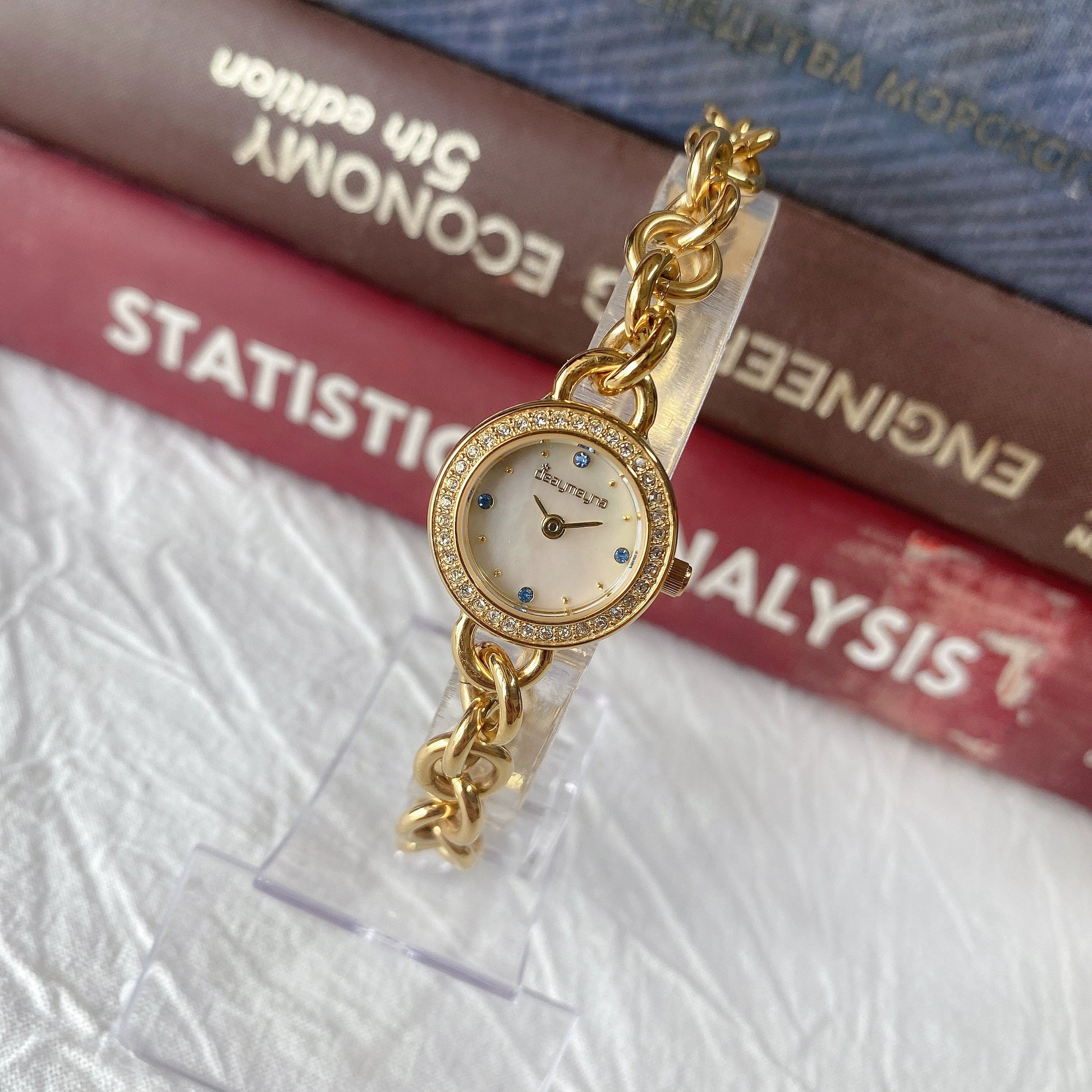 Jayda Dainty Shell Dial Watch - Gold
