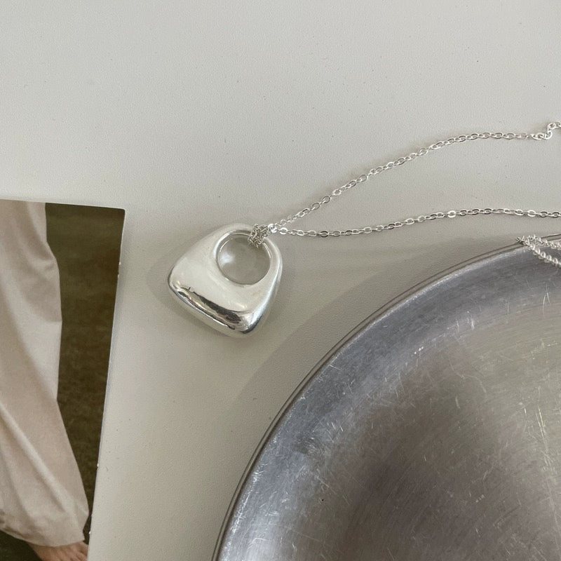 Chloie Sculptural Pendant Necklace - Thick Silver Pendant with Chain [QCMUH986]