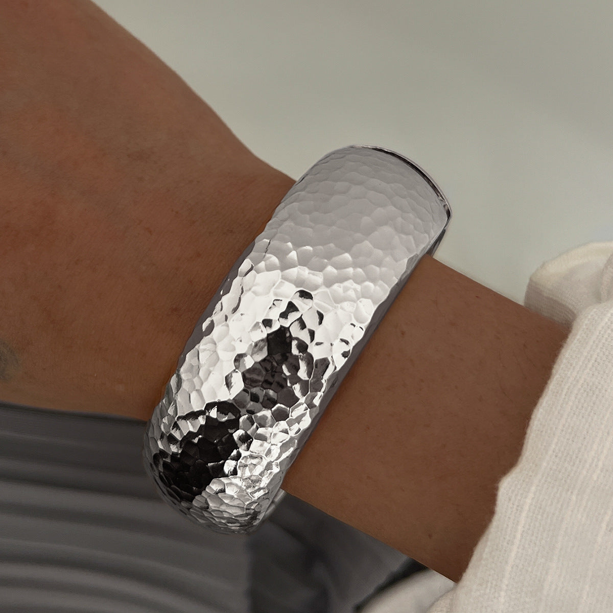 Marleigh Sculptural Cuff Bracelet - Style 4 [OYKCET65]
