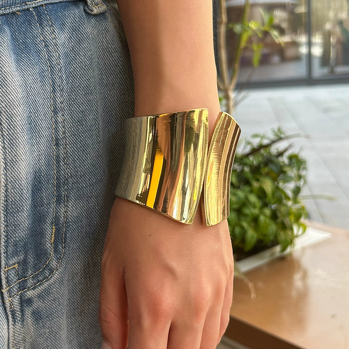 Lilyth Sculpted Cuff Bracelet - Gold (Design 03) [PXZPGT3B]